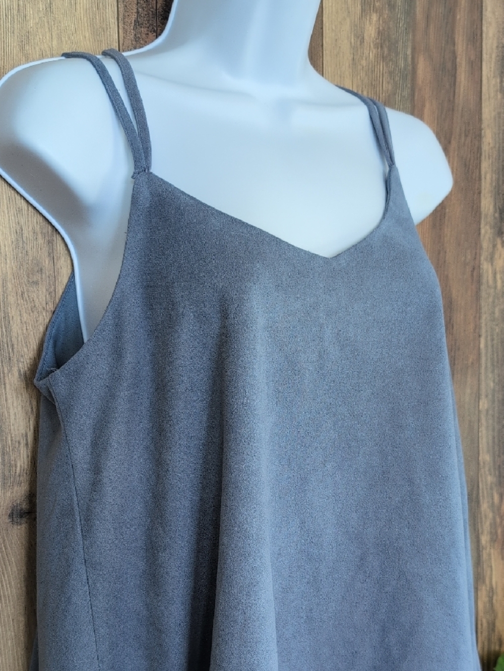 She + Sky Double-Strap Crochet-Hem Velvety Camisole Tank M F284 - Picture 2 of 7